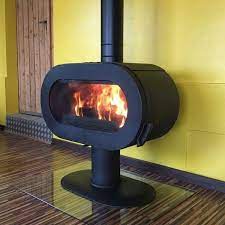 Купить Печь-камин Invicta Fifty Sur Pied Ivoire в интерьере чугунная в Витебске в Витебске