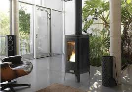 Купить Печь-камин Invicta Iwaki on base в интерьере чугунная в Витебске в Витебске