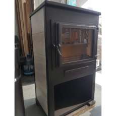 Стальной печь-камин в интерьере ЭТНА (Панорама) с плитой и ТО Амазонка бай фото в Витебске