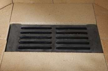 Стальной недорогой камин с колосником Бавария призматик пристенно-угловой фото в Витебске