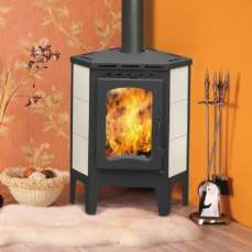 Стальной камин Бавария угловая Амазонка бай фото в интерьере в Витебске