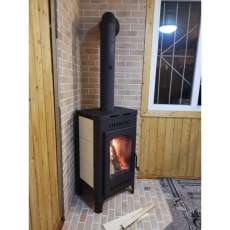 Недорогой камин со стеклом Бавария Оптима с плитой фото в интерьере в Витебске