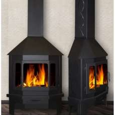 Стальной недорогой камин Бавария Мюнхен с большим стеклом фото в интерьере в Витебске