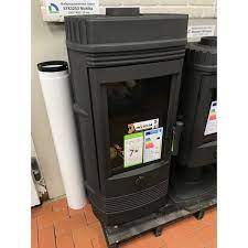 Печь-камин Invicta Gomont в интерьере Амазонка бай фото в Витебске