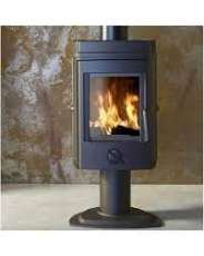 Печь-камин чугунный Invicta Mesnil в интерьере Амазонка бай фото в Витебске