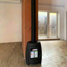 Печь-камин чугунный Invicta La Borne 2 в интерьере Амазонка бай фото в Витебске