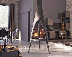 Печь-камин чугунный Invicta Pow-Wow в интерьере Амазонка бай фото в Витебске