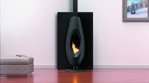 Печь-камин чугунный Invicta OVATIO в интерьере Амазонка бай фото в Витебске